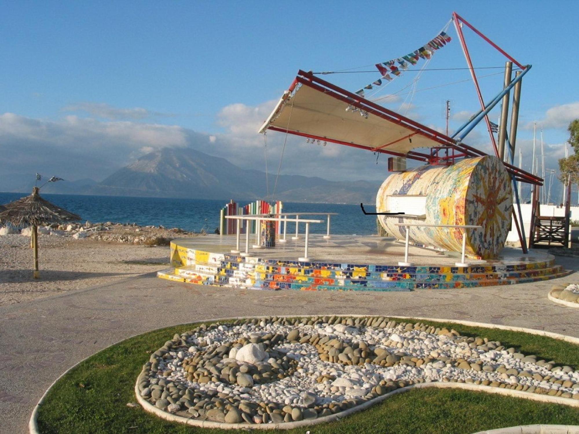 Mare - Mare B Hotel Патра Екстериор снимка
